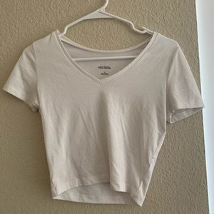 wild fable cropped white v neck shirt